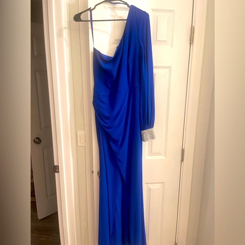 Only worn once, Betsy & Adam size 8.